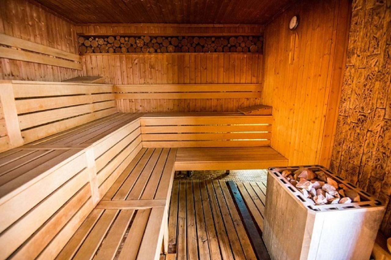 Spa Vita Springs Hotel Banya  Exterior photo